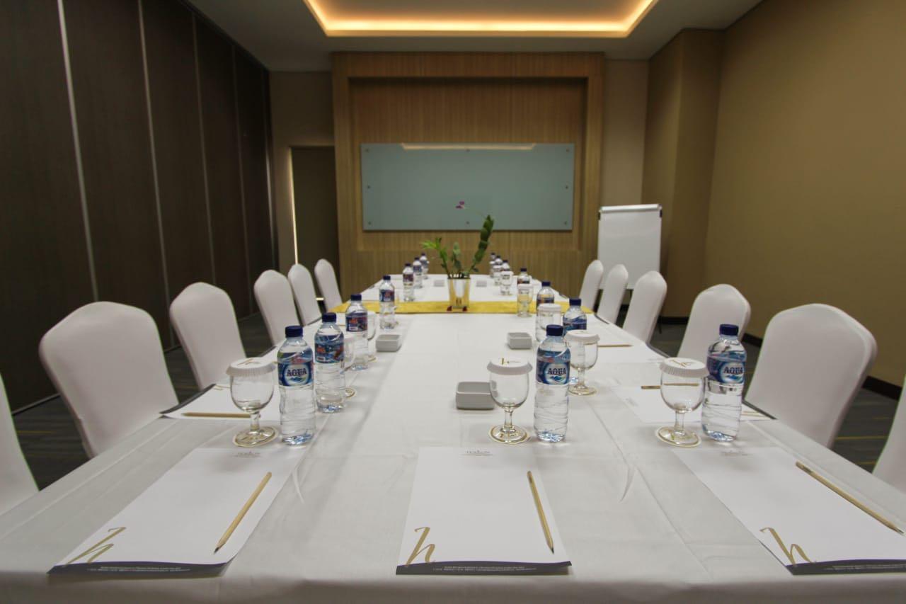 Horison Sky Kualanamu Hotel 3*